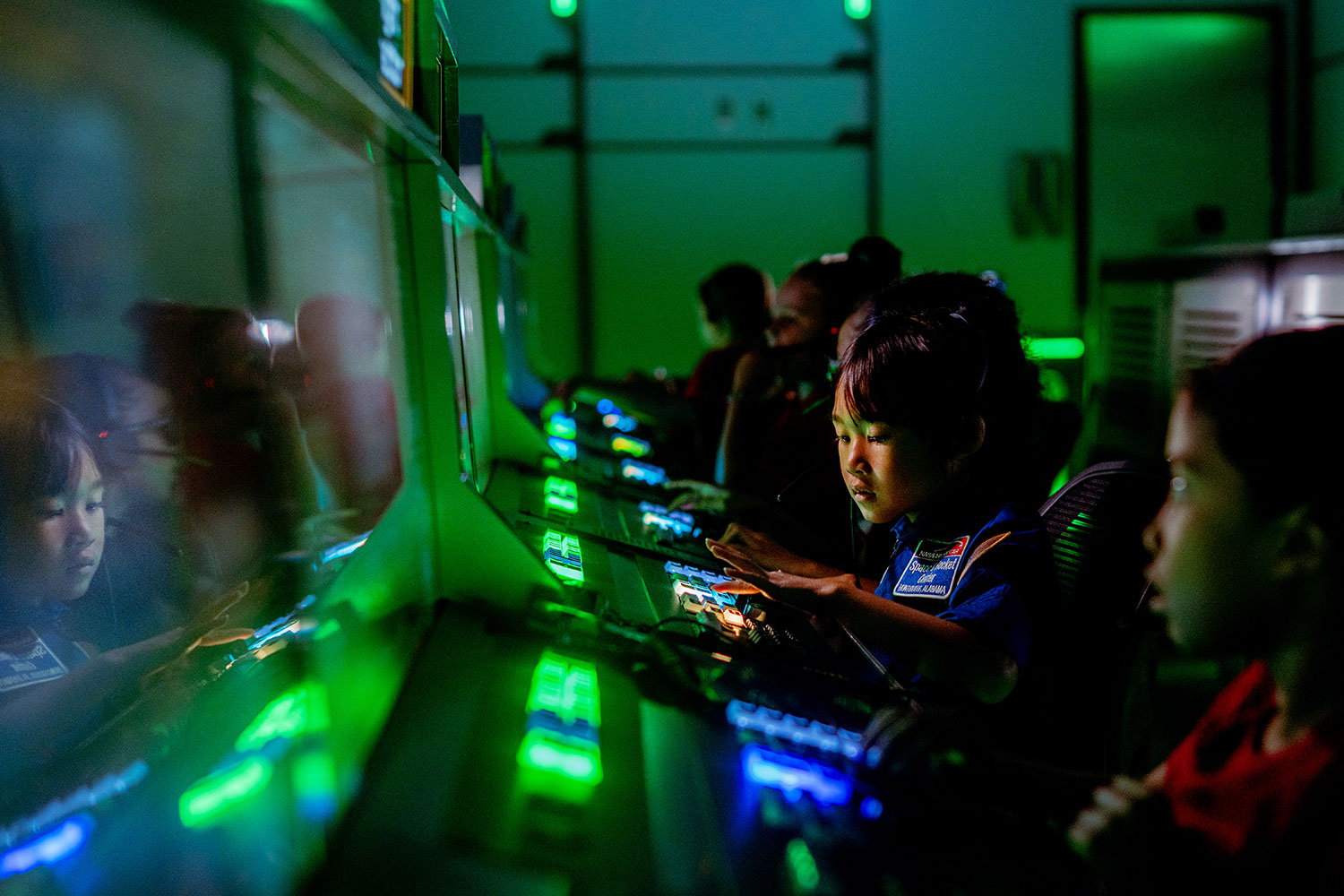 Kids working together during Space Camp